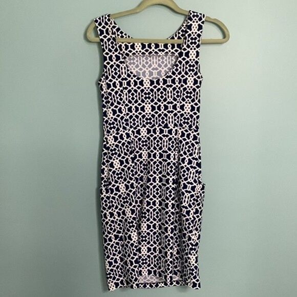 JUDE CONNALLY BETH DRESS IN LATTICE GEO NAVY - Picture 8 of 9